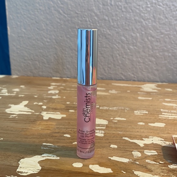 NWT Skin Chemists Radiance Rose Quartz Youth Defence Lip Plump- 8 ml - Picture 2 of 2